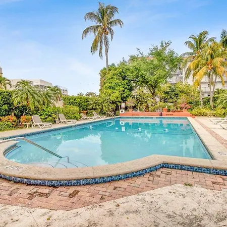 Mantell Plaza Apartments